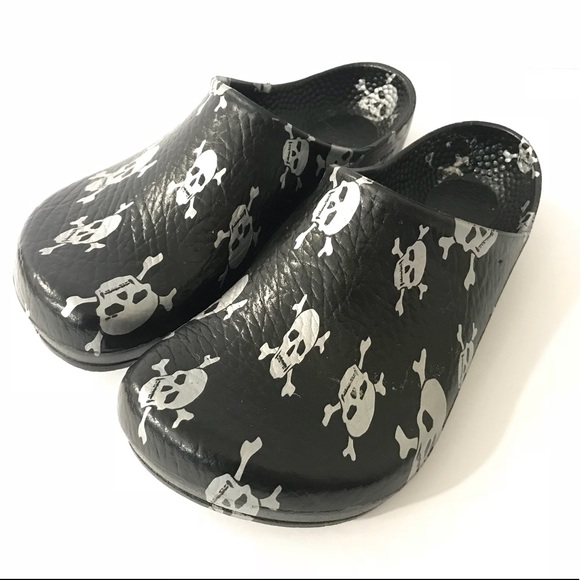 birkenstock skull clogs